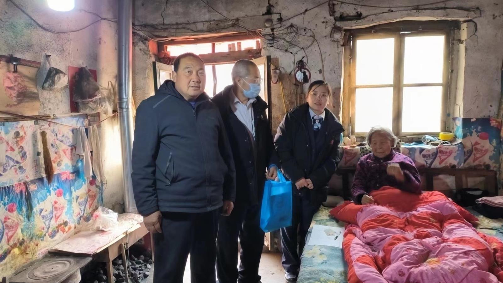 为老人提供上门服务.jpg 为老人提供上门服务.jpg