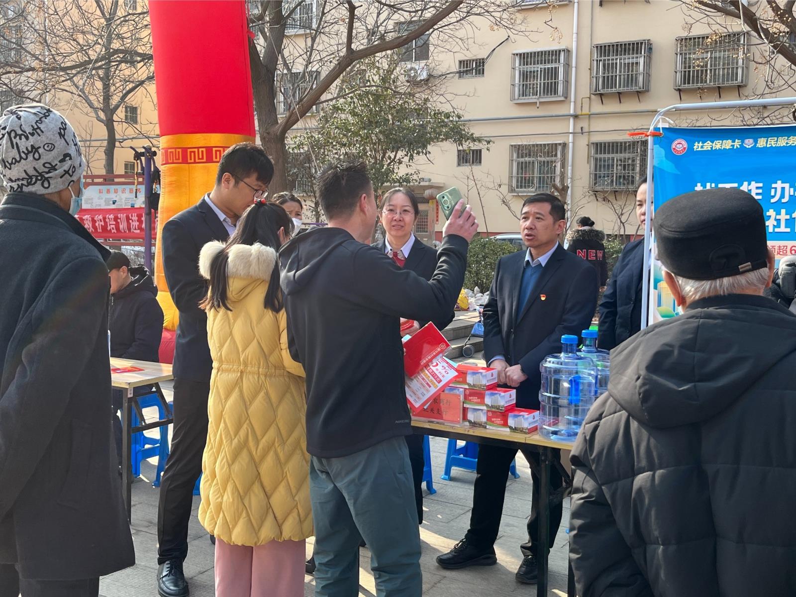 志愿活动3.jpg 志愿活动3.jpg