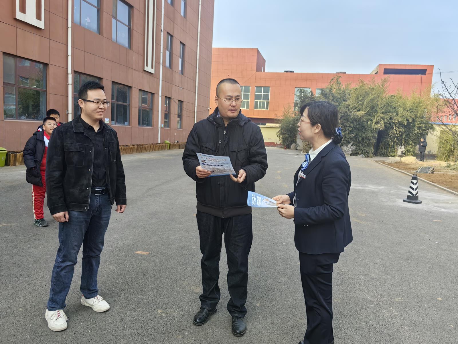 金融知识进校园,银校合作共筑反诈防线 (10).jpg 金融知识进校园,银校合作共筑反诈防线 (10).jpg