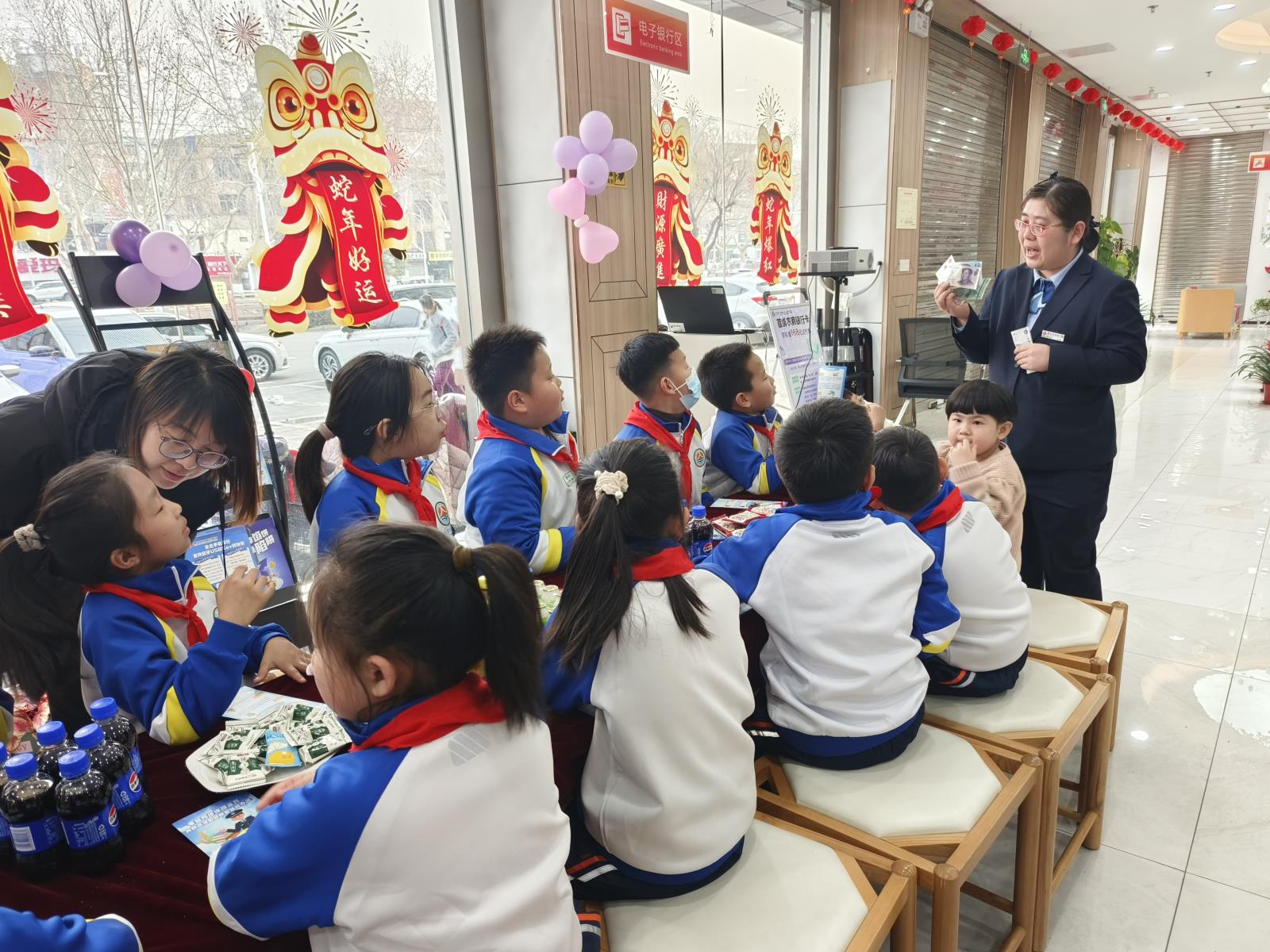 金融知识点亮孩子梦想，权益保护共筑诚信防线.jpg