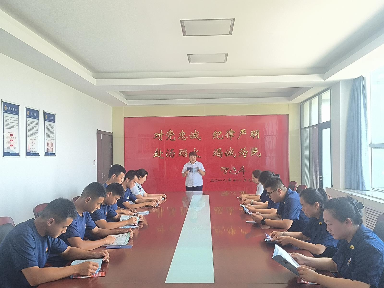 “交行蓝”携手“火焰蓝” 共筑消保“双防线”照片.jpg “交行蓝”携手“火焰蓝” 共筑消保“双防线”照片.jpg