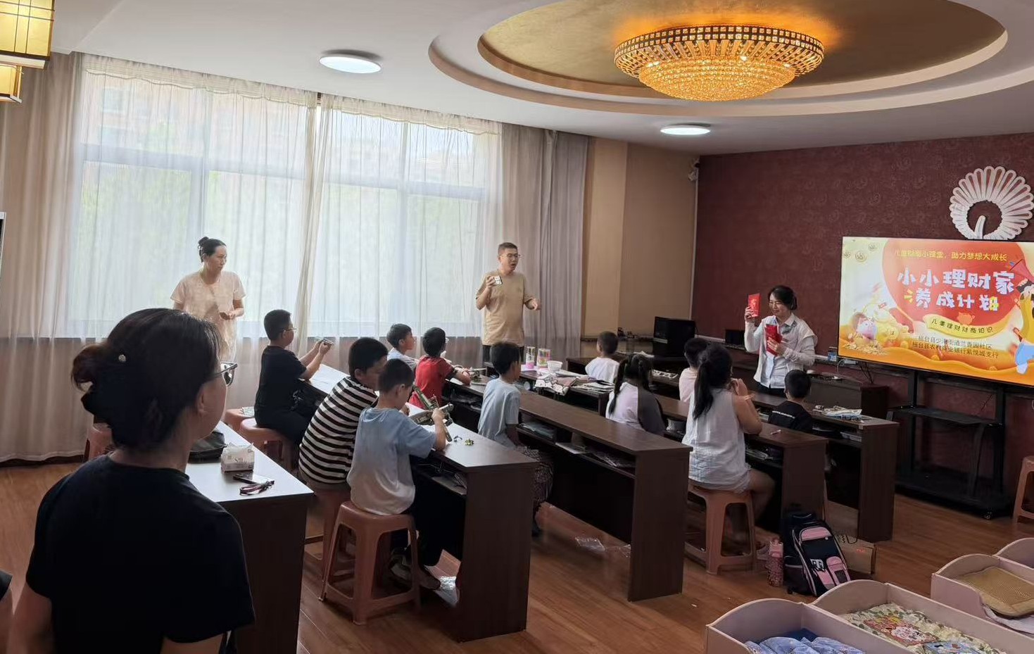 桓台农商银行进社区开展金融宣教活动.jpg 桓台农商银行进社区开展金融宣教活动.jpg